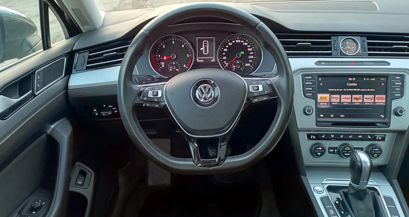 Volkswagen Passat cena 57400 przebieg: 147000, rok produkcji 2016 z Gubin małe 277